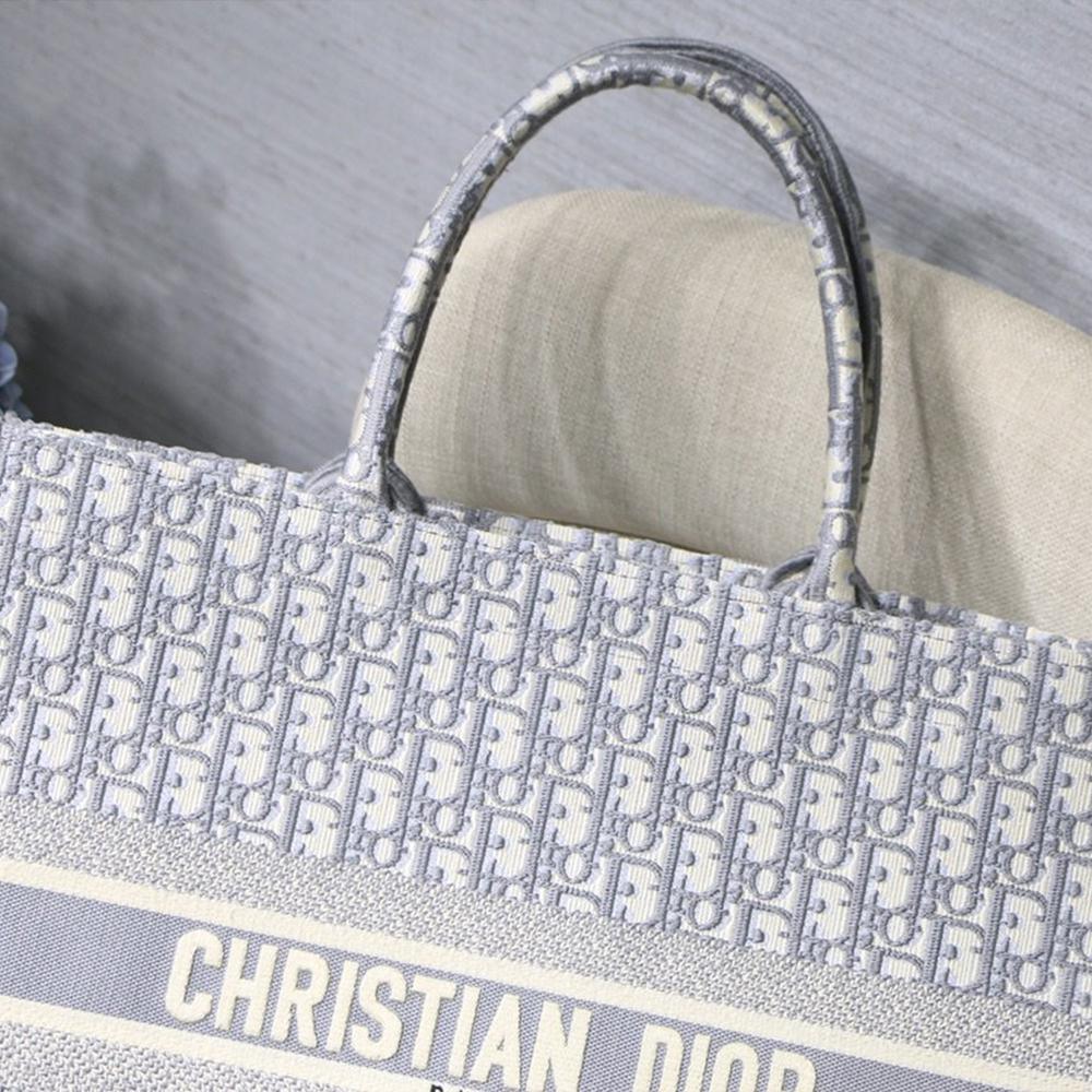 Dior Book Tote - Image 2