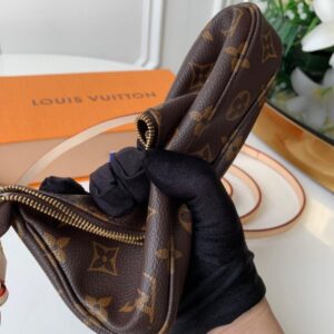Louis Vuitton POCHETTE ACCESSOIRES - Image 9