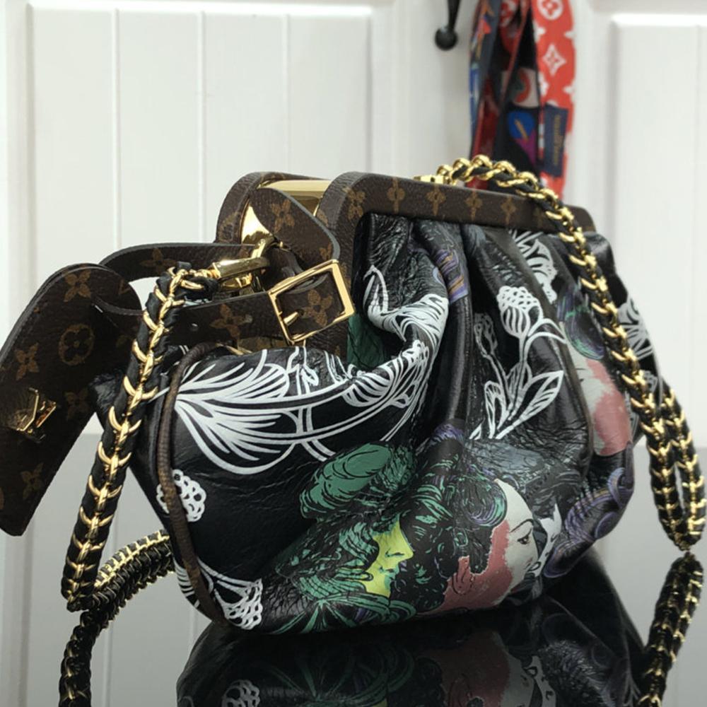 Louis Vuitton BOURSICOT EW - Image 1
