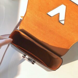 Louis Vuitton TWIST MM - Image 8