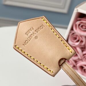 Louis Vuitton Bleeker Box Bag - Image 9