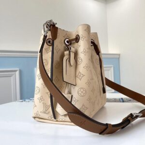 Louis Vuitton NÉONOÉ BB - Image 2