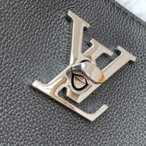 Louis Vuitton LOCKME DAY BAG - Image 2