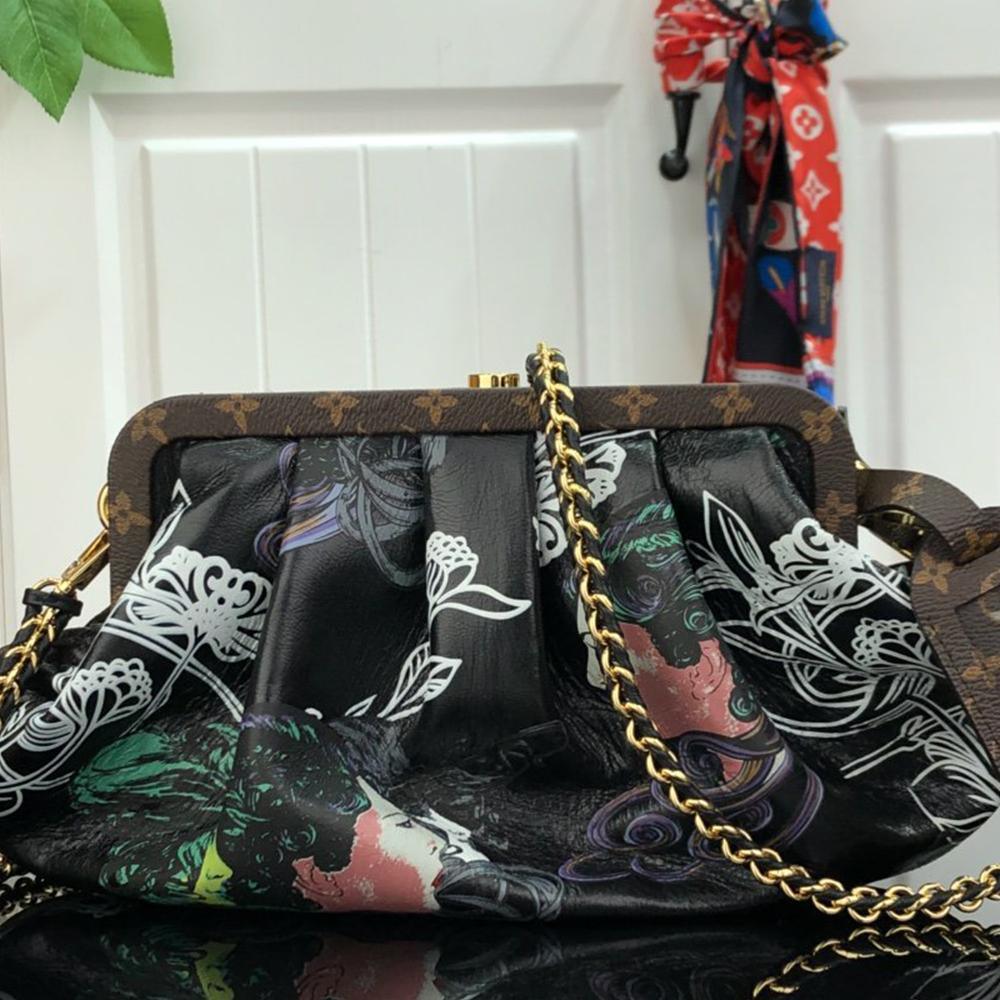 Louis Vuitton BOURSICOT EW - Image 4