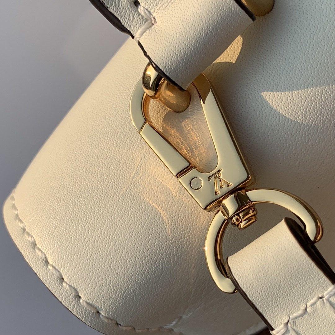 Louis Vuitton LOCKY BB Bag - Image 2