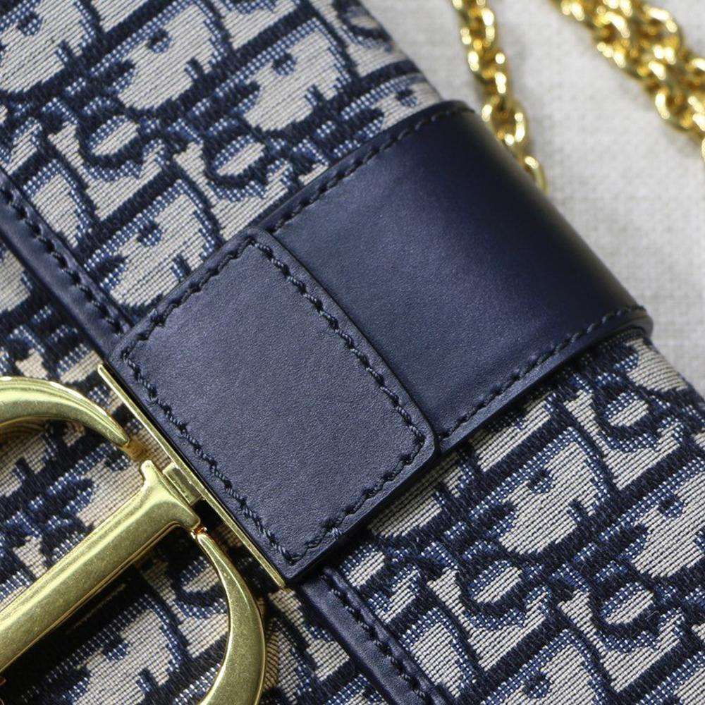 Dior 30 Montaigne Pouch - Image 9