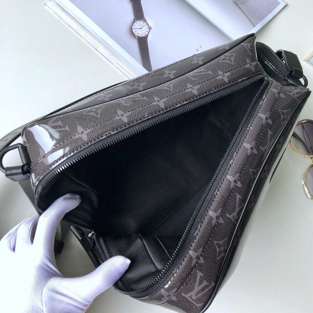 Louis Vuitton Monogram camera Bag - Image 9