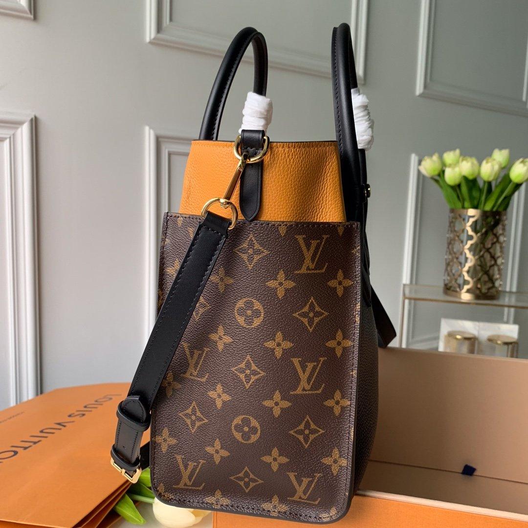 Louis Vuitton ON MY SIDE - Image 2