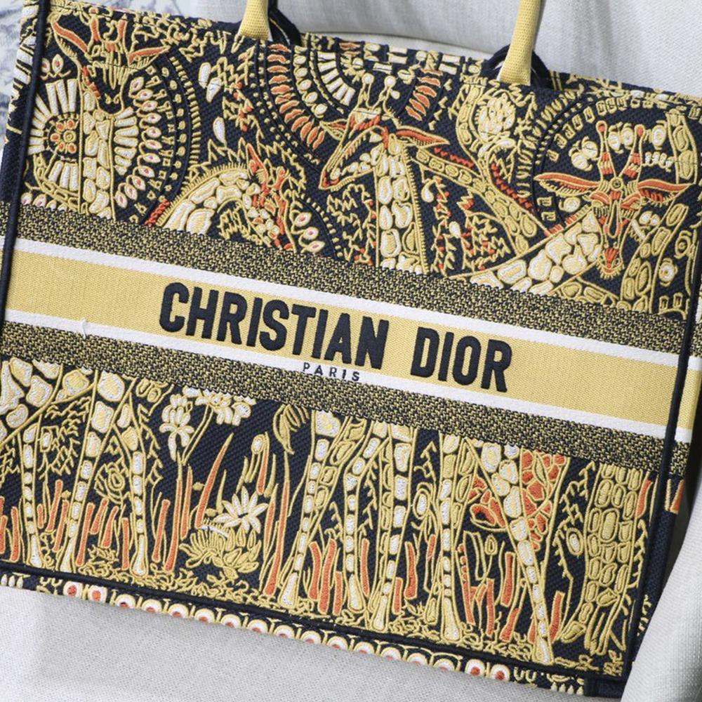 Dior Book Tote - Image 5