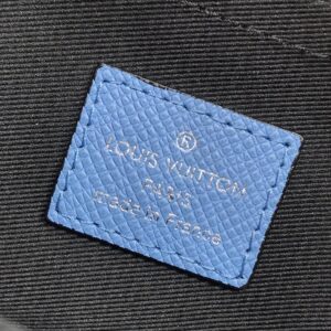 Louis Vuitton Messenger Bag - Image 3