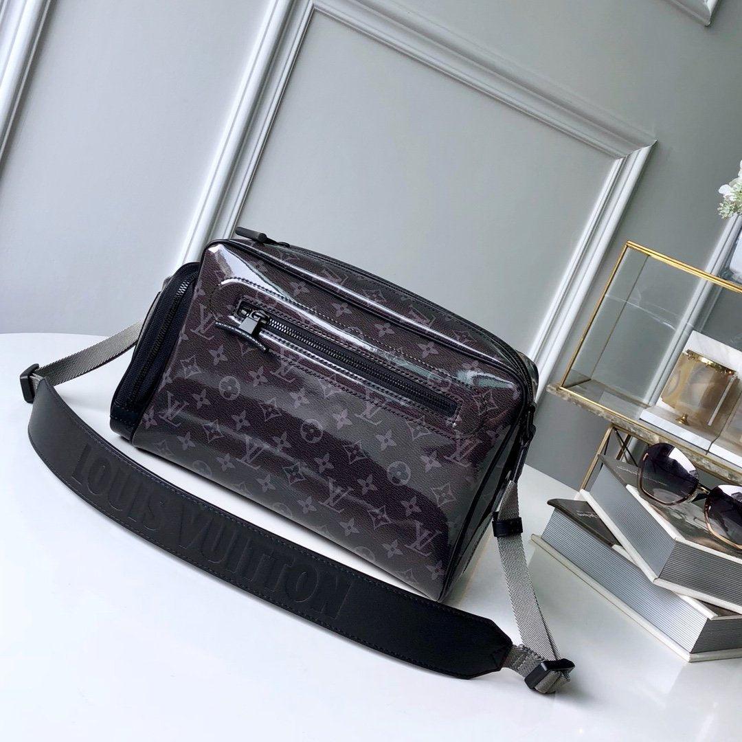 Louis Vuitton Monogram camera Bag - Image 2