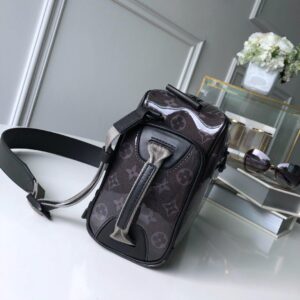 Louis Vuitton Monogram camera Bag - Image 3