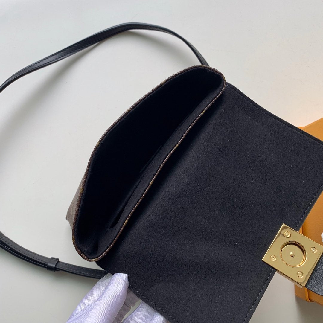 Louis Vuitton LOCKY BB Bag - Image 2