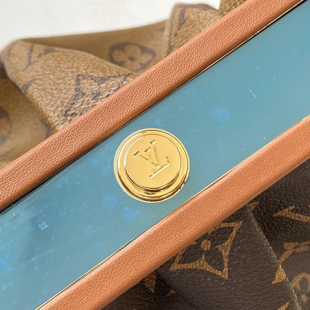 Louis Vuitton BOURSICOT EW - Image 4