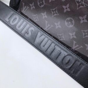 Louis Vuitton Monogram camera Bag - Image 5