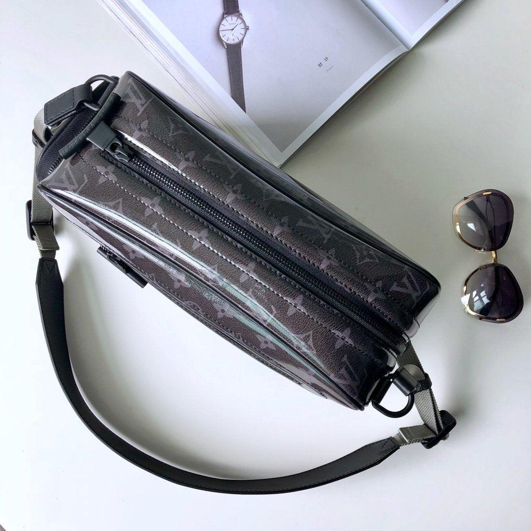 Louis Vuitton Monogram camera Bag - Image 6