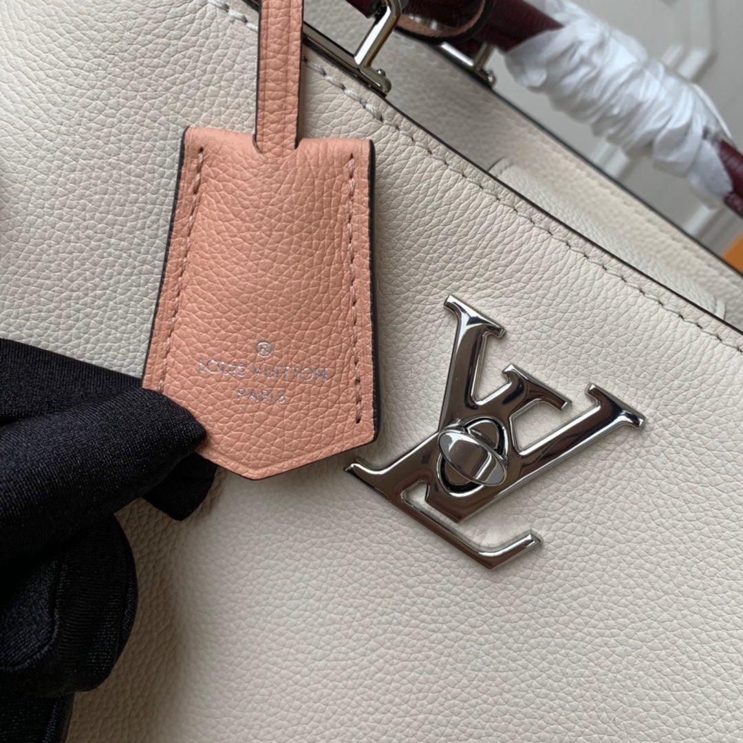 Louis Vuitton LOCKME DAY BAG - Image 4