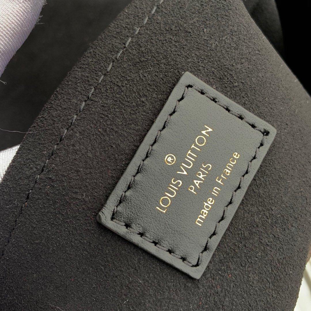 Louis Vuitton LOCKY BB Bag - Image 4