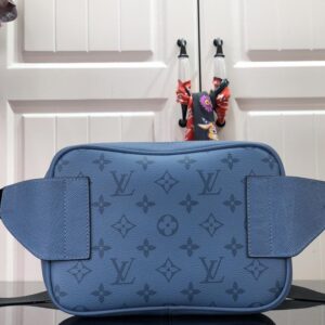 LOUIS VUITTON BUMBAG Explorer - Image 4