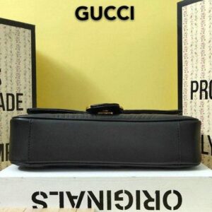 Women's Gucci GG Marmont medium matelassé shoulder bag - Image 4