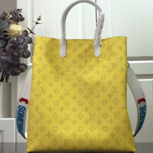 Louis Vuitton Tote Bag - Image 5
