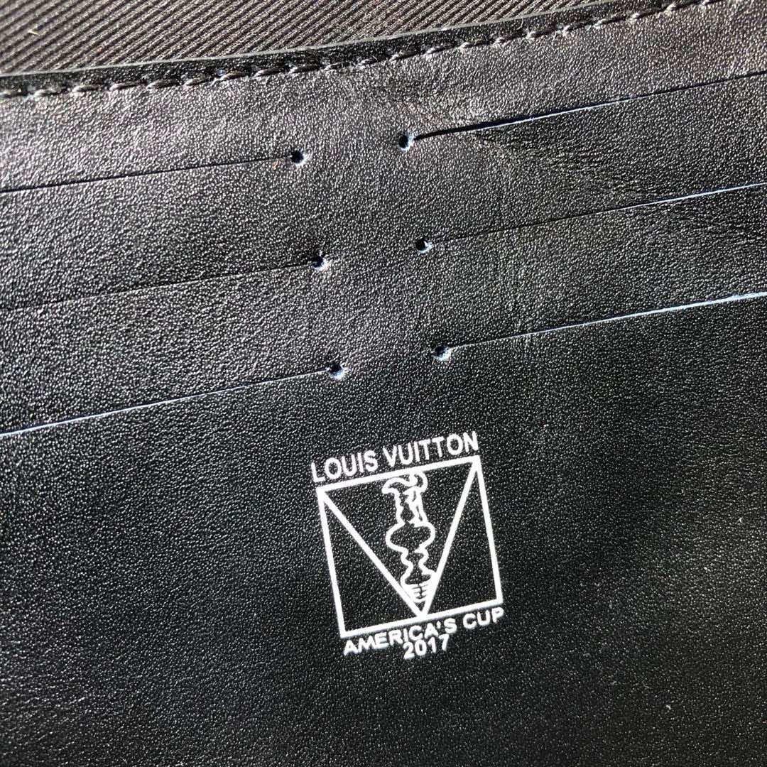 Louis Vuitton Toiletry Pouch - Image 5