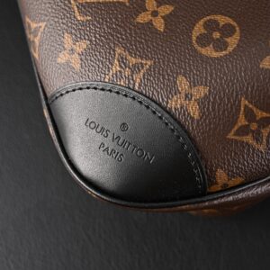 Louis Vuitton Monogram Canvas Pochette Shoulder Bag - Image 8