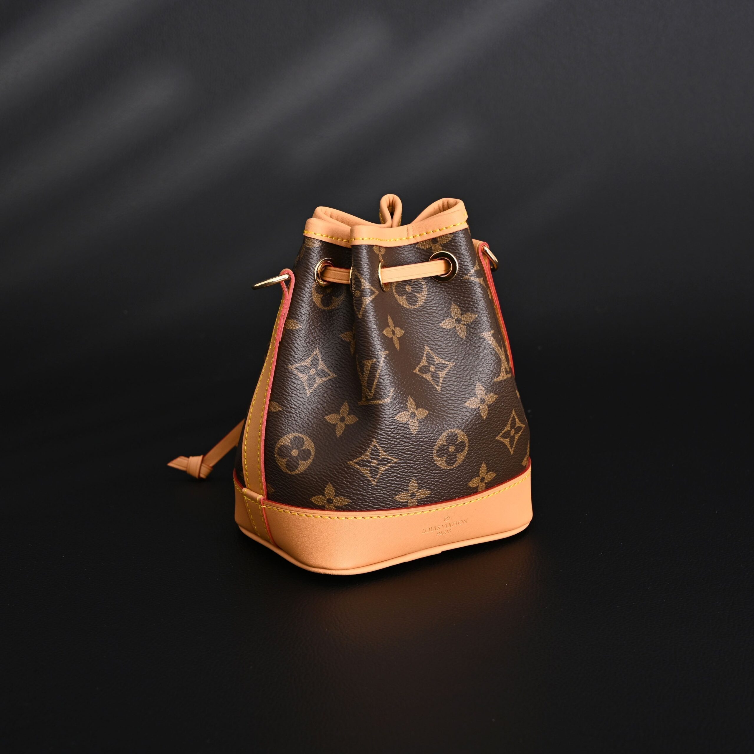 Louis Vuitton Noé Bucket Bag – Monogram Canvas with Natural Leather Trim - Image 4