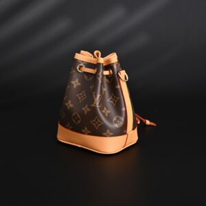 Louis Vuitton Noé Bucket Bag – Monogram Canvas with Natural Leather Trim - Image 8