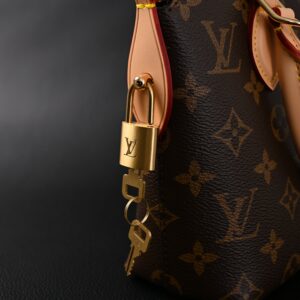 Louis Vuitton Speedy 30 Handbag – Monogram Canvas with Leather Trim - Image 22