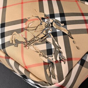 Burberry Vintage Check Canvas Crossbody Messenger Bag - Image 9