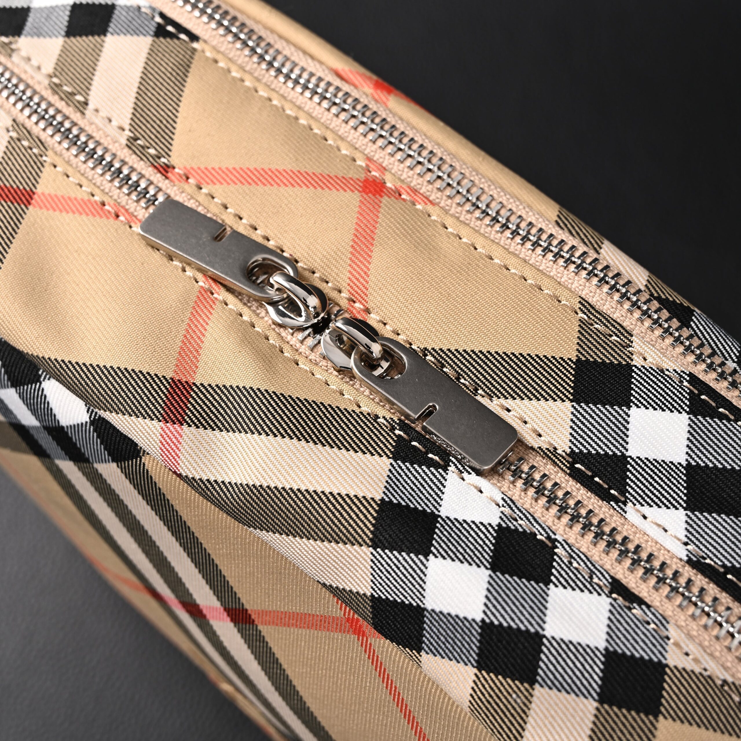 Burberry Vintage Check Canvas Crossbody Messenger Bag - Image 11
