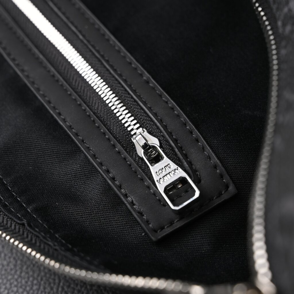 Louis Vuitton Keepall Bandoulière 50 Monogram Eclipse