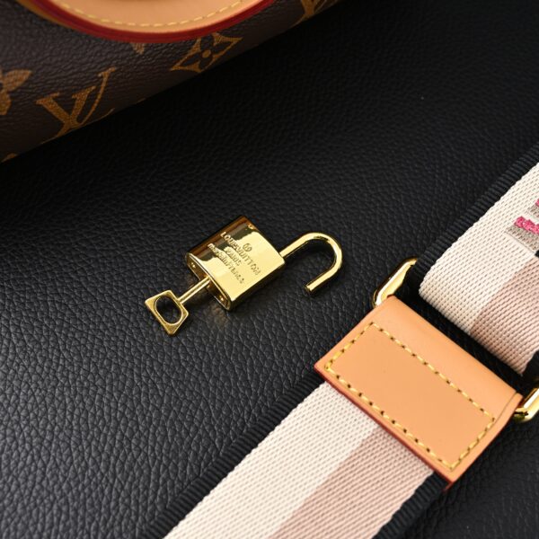 Louis Vuitton Speedy 25 Monogram Canvas Handbag