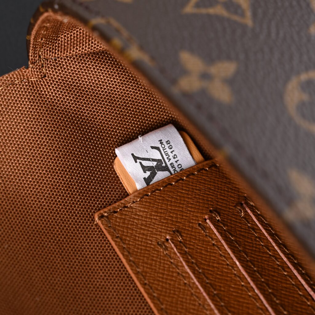 Louis Vuitton Félicie Pochette Monogram Canvas Chain Wallet