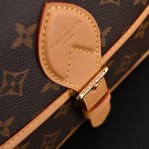 Louis Vuitton Croissant Bag Monogram Canvas - Image 10