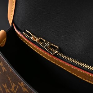Louis Vuitton Croissant Bag Monogram Canvas - Image 19