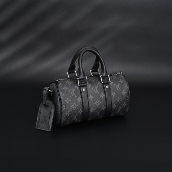 Louis Vuitton Keepall Bandoulière 50 – Monogram Eclipse Canvas