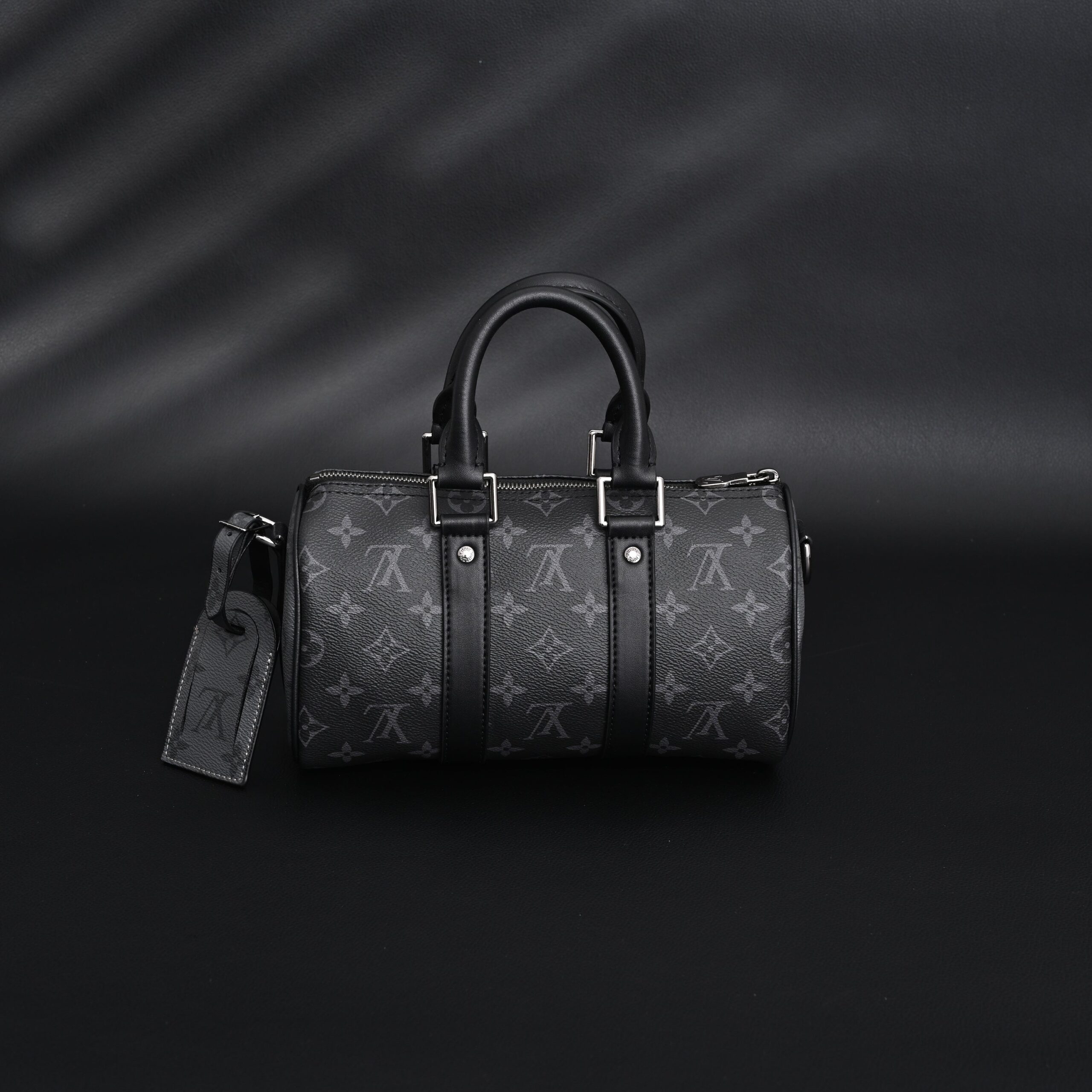 Louis Vuitton Keepall Bandoulière 50 – Monogram Eclipse Canvas - Image 3
