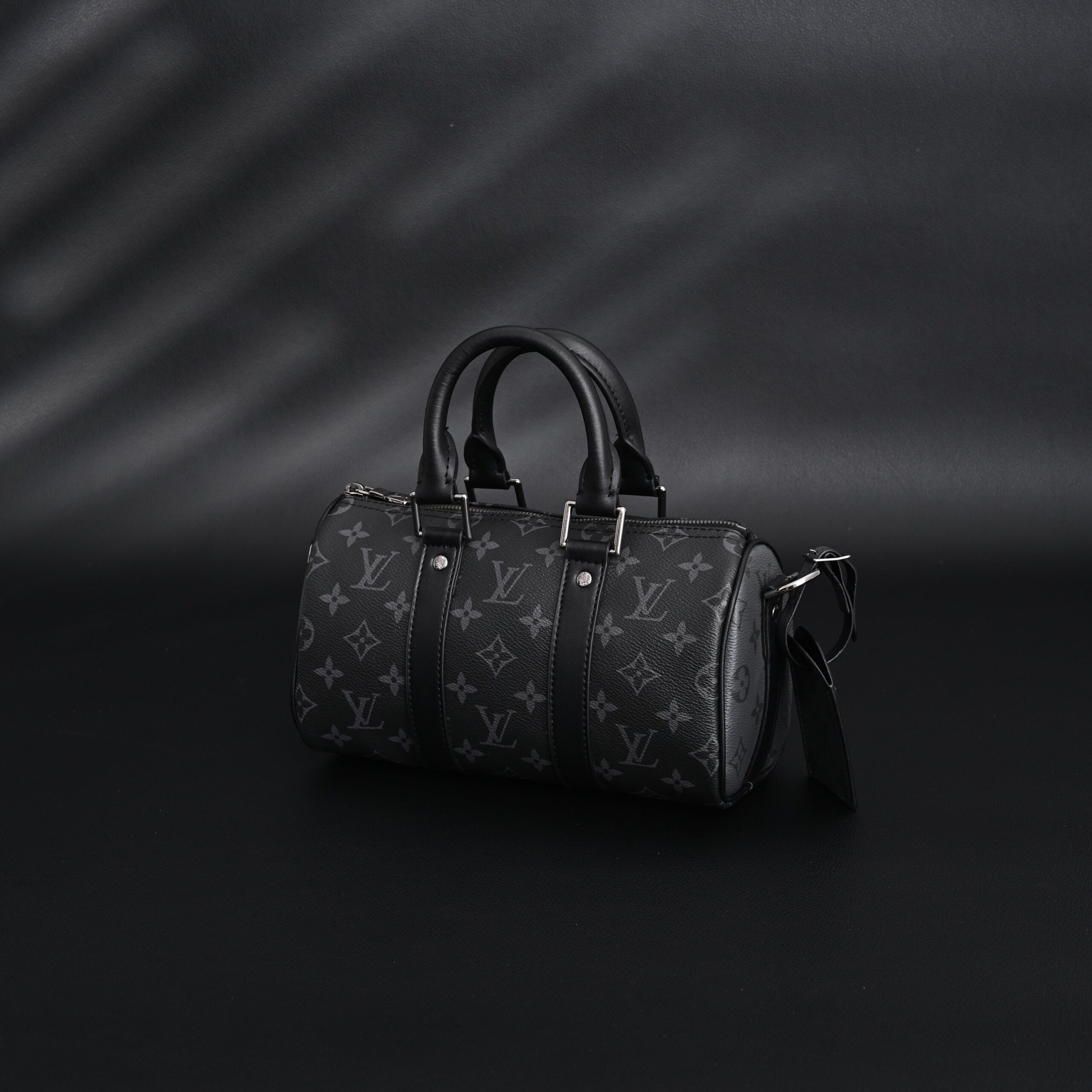 Louis Vuitton Keepall Bandoulière 50 – Monogram Eclipse Canvas - Image 5