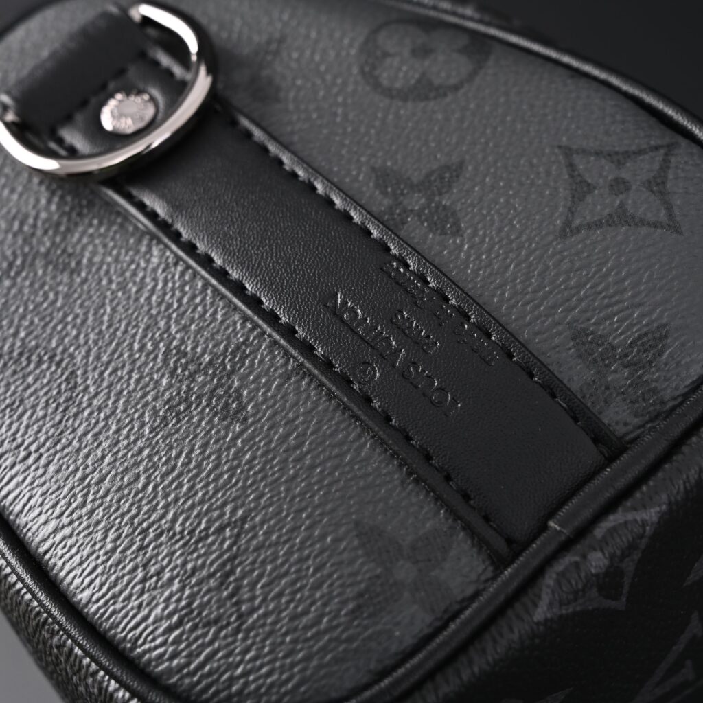 Louis Vuitton Keepall Bandoulière 50 – Monogram Eclipse Canvas