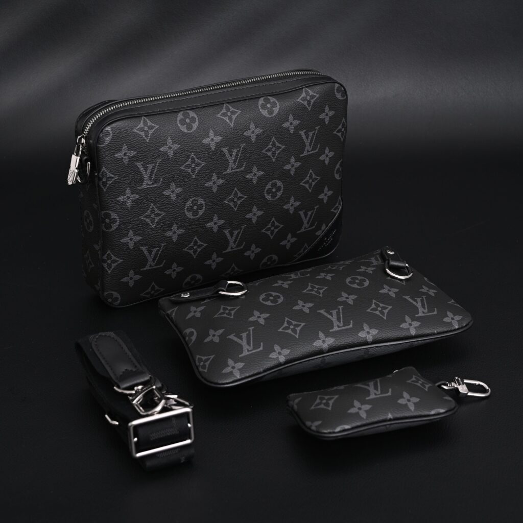 Louis Vuitton Discovery Pochette MM – Monogram Eclipse