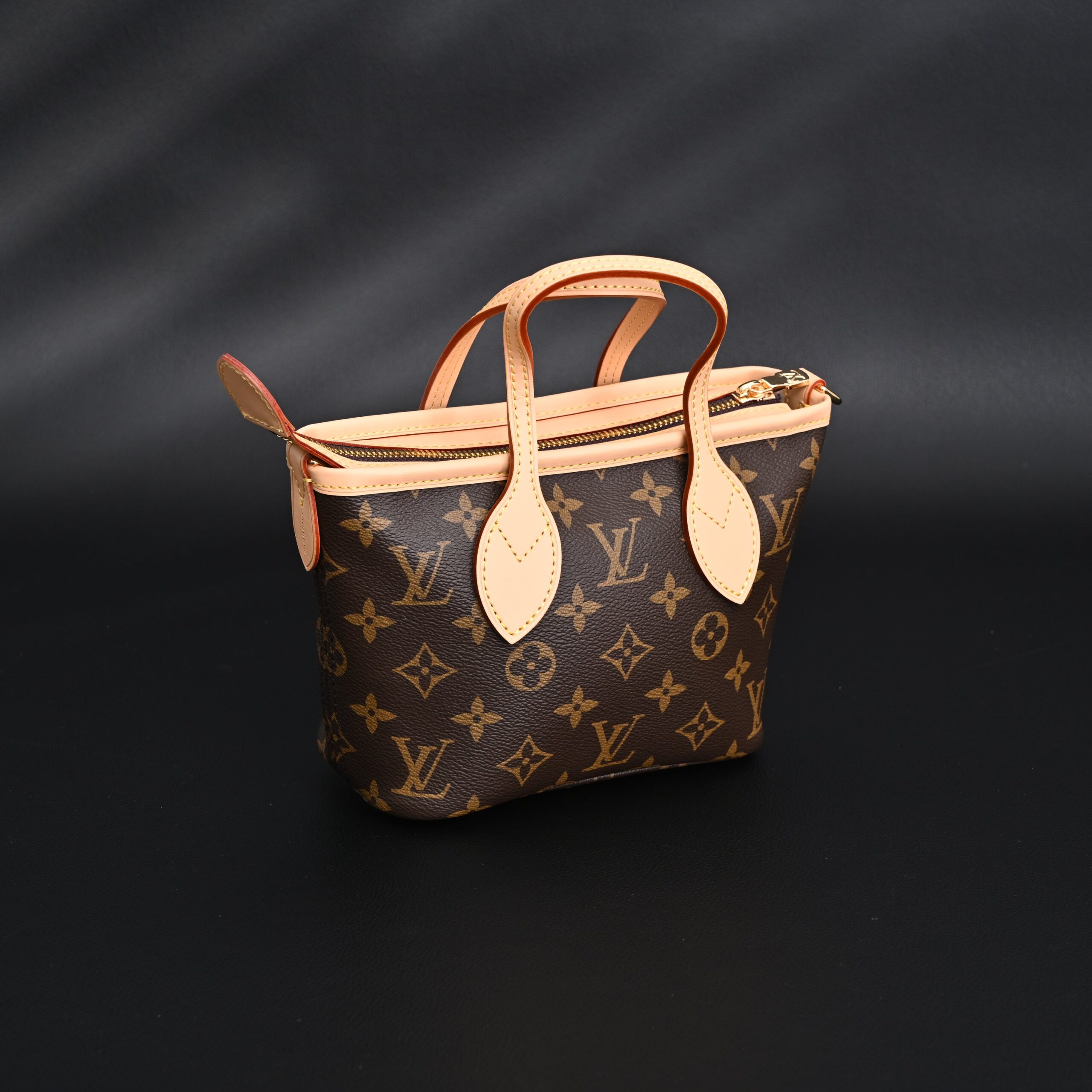 Louis Vuitton NéoNoé BB Bucket Bag – Monogram Canvas with Removable Coin Purse - Image 2
