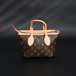 Louis Vuitton NéoNoé BB Bucket Bag – Monogram Canvas with Removable Coin Purse - Image 3