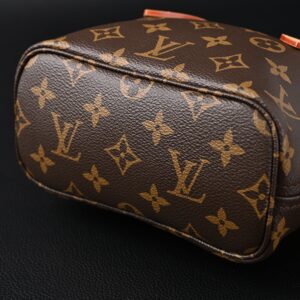 Louis Vuitton NéoNoé BB Bucket Bag – Monogram Canvas with Removable Coin Purse - Image 8