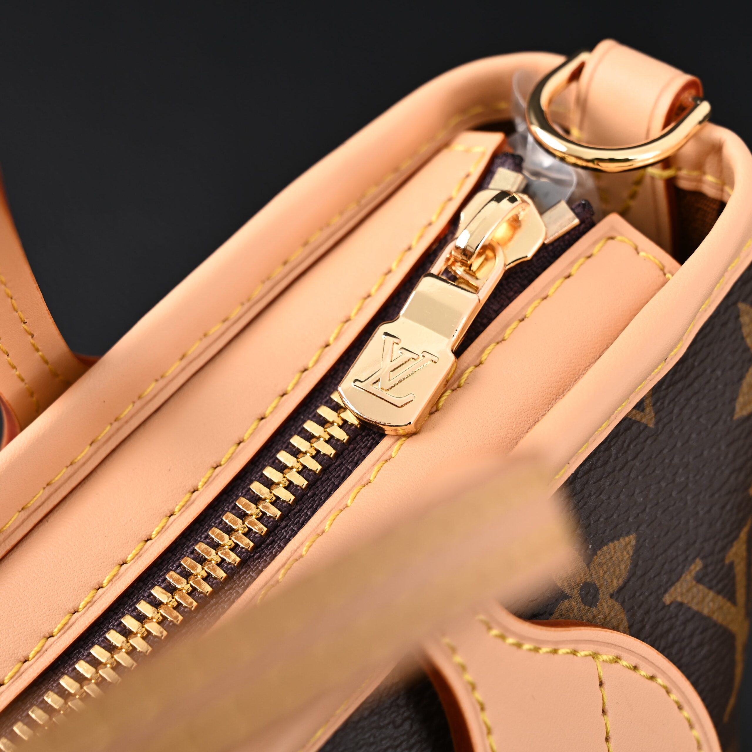 Louis Vuitton NéoNoé BB Bucket Bag – Monogram Canvas with Removable Coin Purse - Image 10