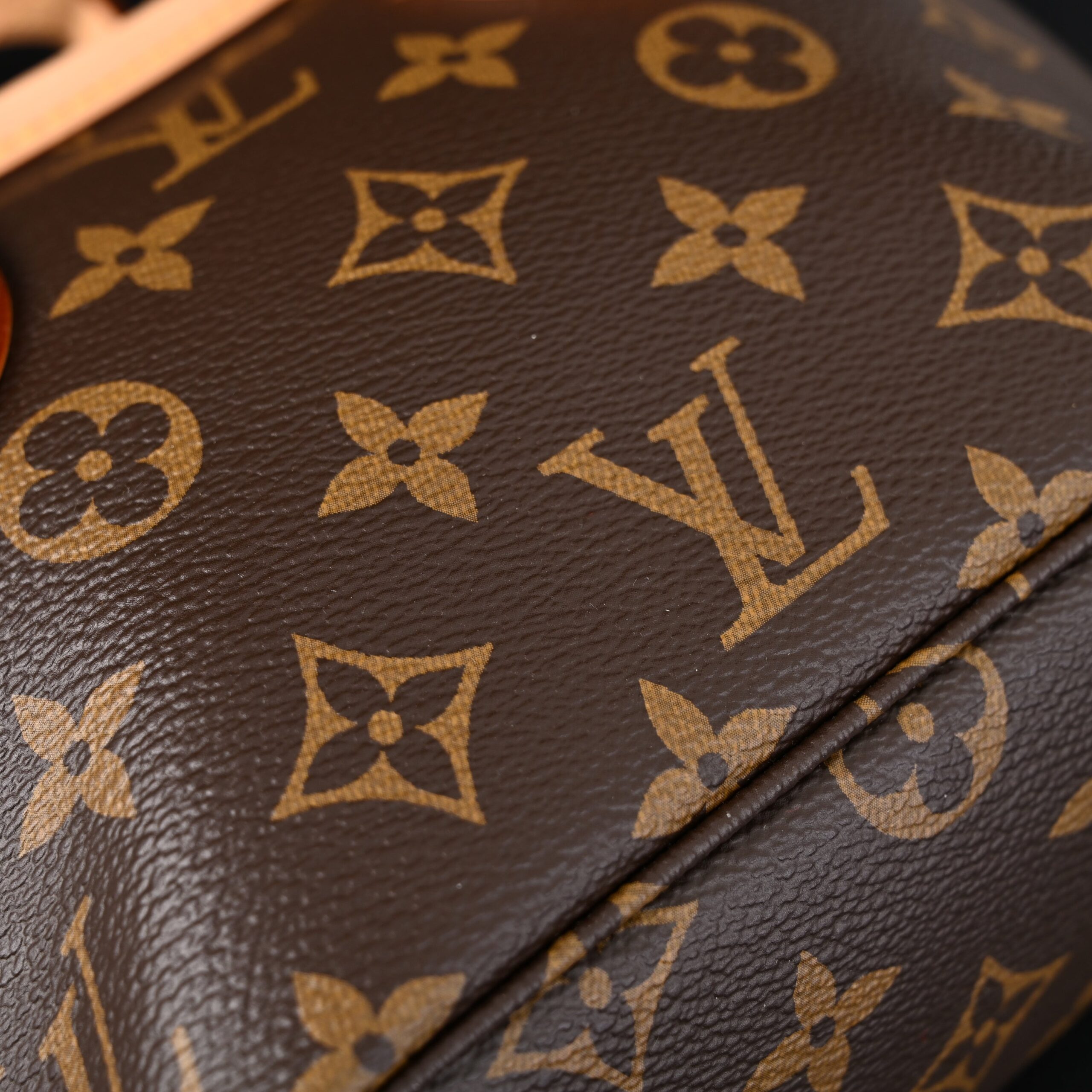 Louis Vuitton NéoNoé BB Bucket Bag – Monogram Canvas with Removable Coin Purse - Image 12