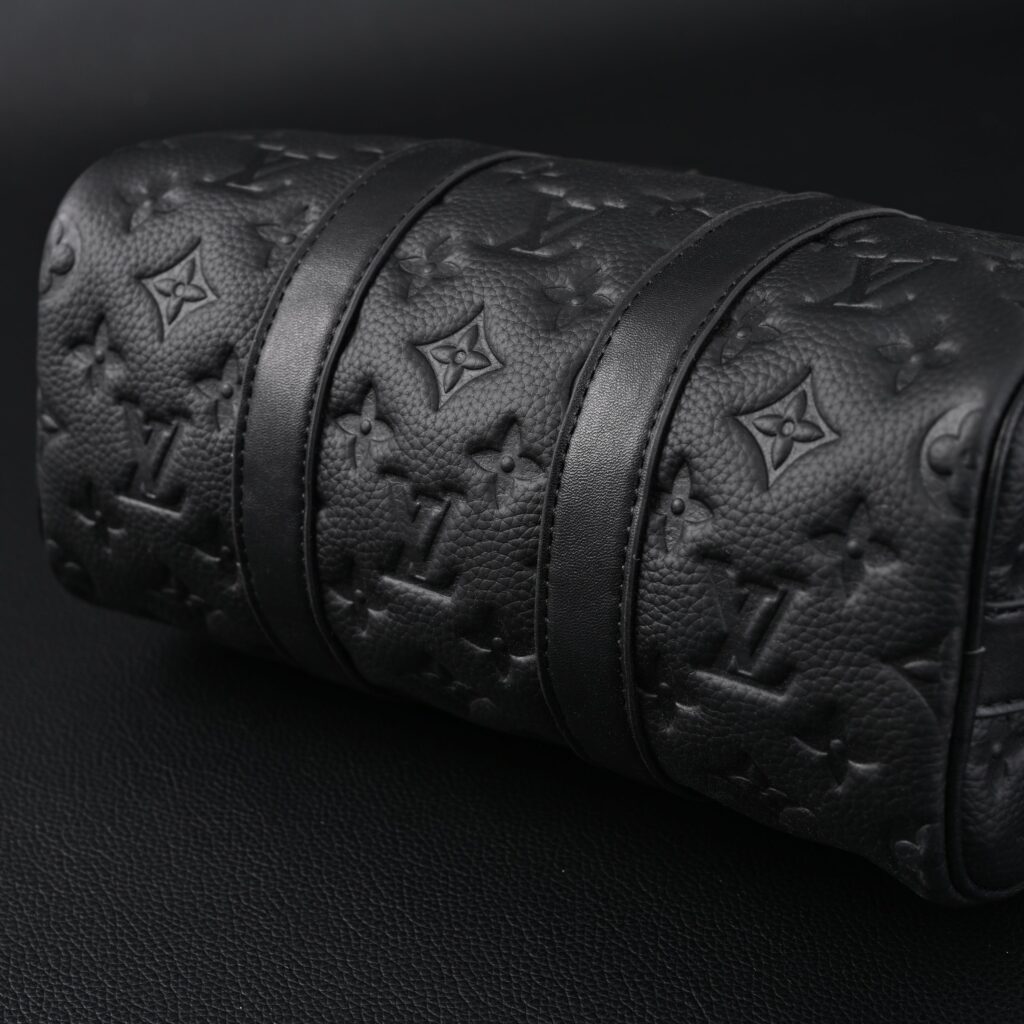 Louis Vuitton Keepall Bandoulière 50 – Monogram Shadow Black Leather