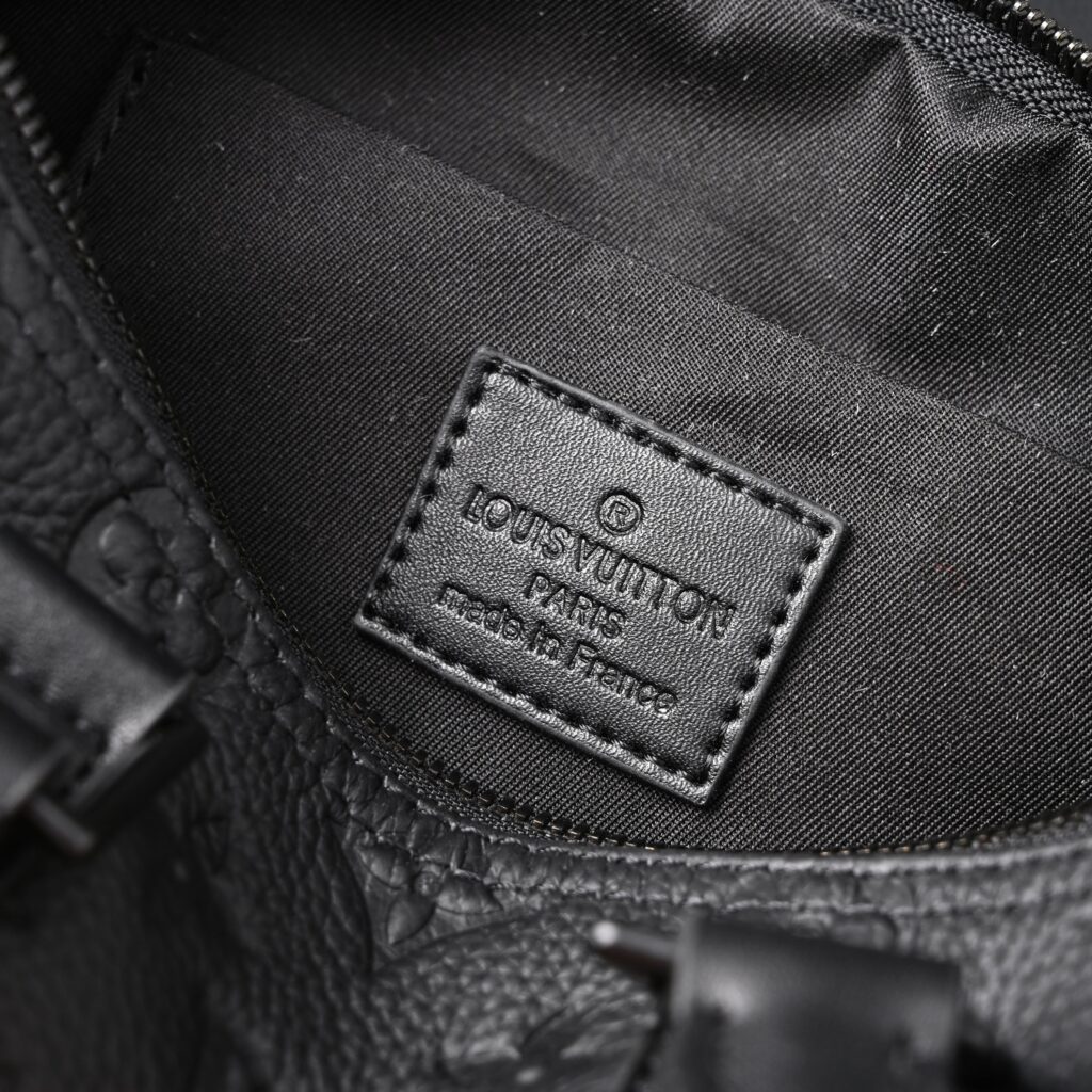 Louis Vuitton Keepall Bandoulière 50 – Monogram Shadow Black Leather