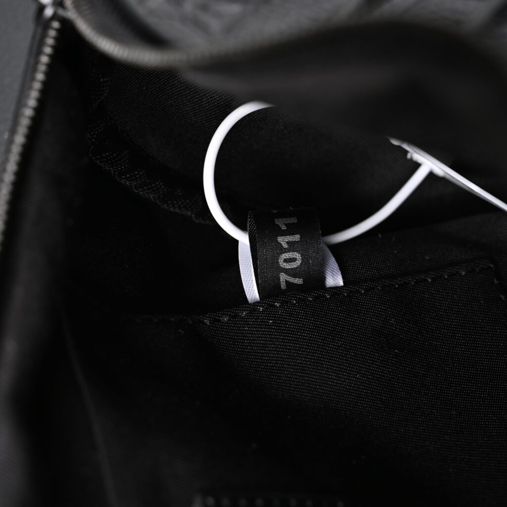 Louis Vuitton Keepall Bandoulière 50 – Monogram Shadow Black Leather
